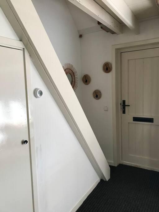 Stijlvol & Lief Onthaast-Huisje Met Piano, Tv En Wifi Holwerd Exterior photo